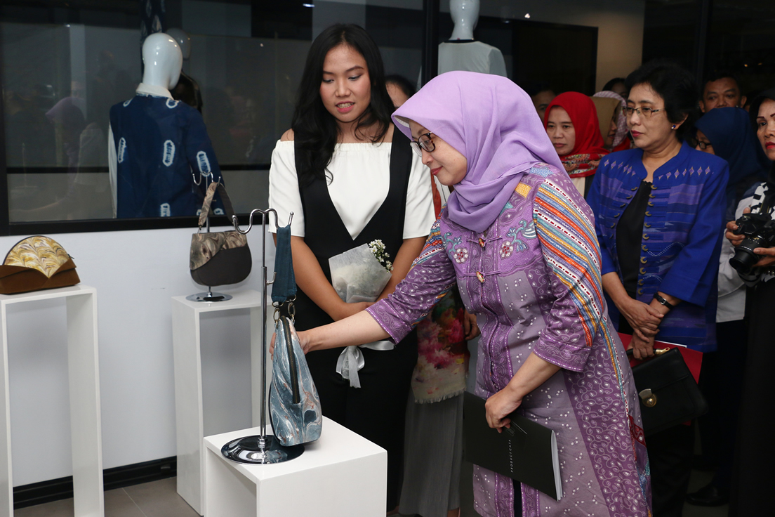 Kadis Kominfotik Membuka Acara Pameran Design IS di Jakarta Creative Hub